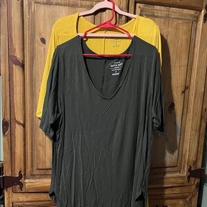 Torrid Olive short sleeve V-Neck Tunic and Mustard Short-Sleeve Tunic Set